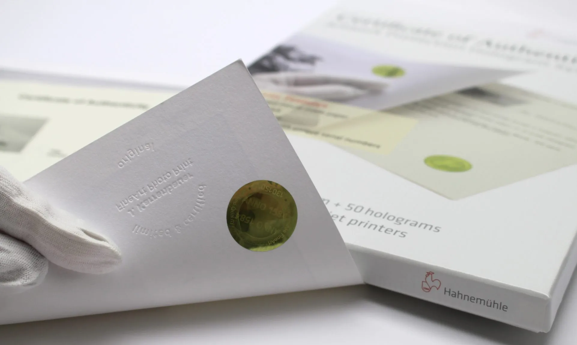 Certificat d’authenticité Hahnemühle et son hologramme numéroté